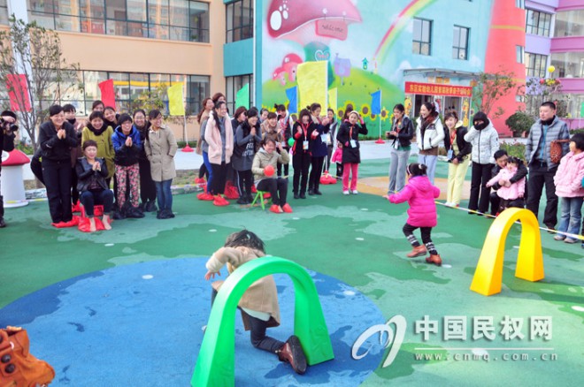 县东区实验幼儿园举办首届秋季亲子运动会