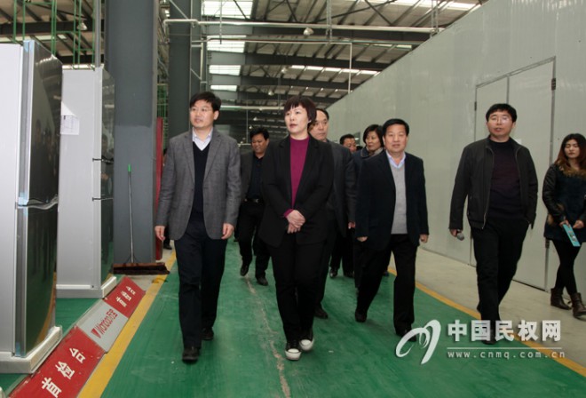 睢阳区党政考察团一行莅民考察高新区建设情况
