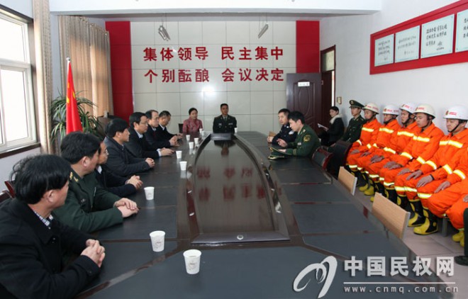 县领导看望慰问驻民官兵