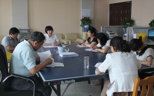 县团委认真学习共青团十七大会议精神