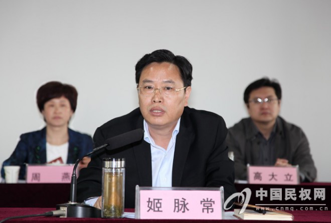 我县召开招商引资工作促进会