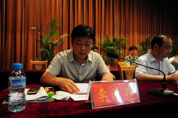 我县召开庆“七一”表彰大会