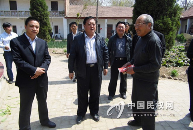 白云寺镇敬老院为五保老人集体过生日