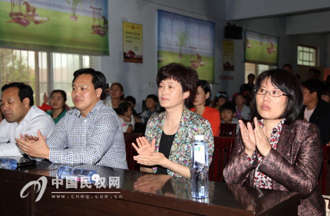 欢庆六一 畅享童趣——人和镇举行第二届儿童艺术节暨关爱留守儿童文艺汇演