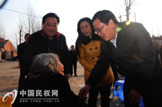 县长姬脉常慰问程庄镇敬老院孤寡老人