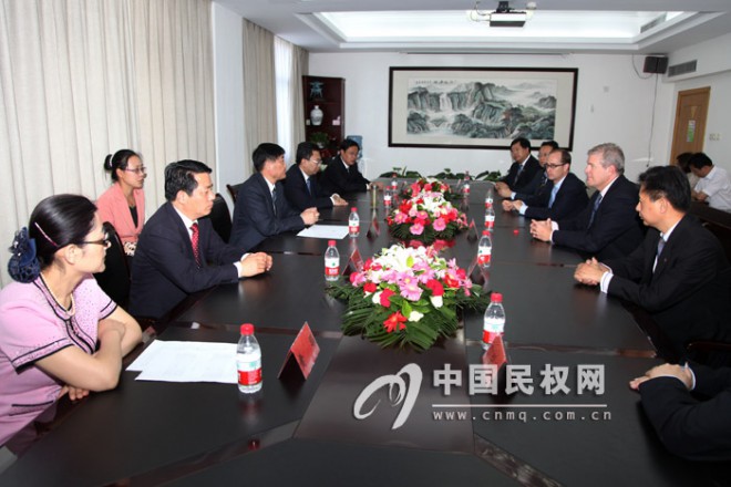 中美合资专用车辆制造项目正式签约