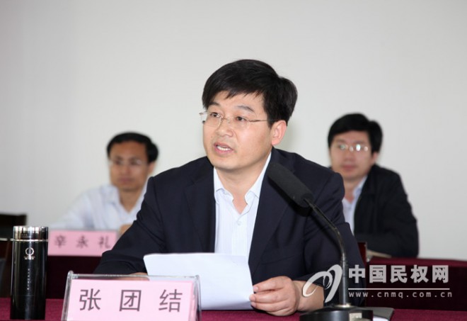 我县召开招商引资工作促进会