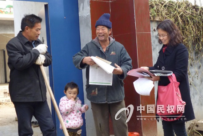 县委农办扎实开展“十送农家”活动