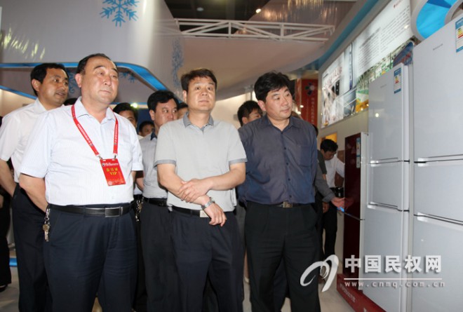 我县组织县直单位、乡镇负责人参观中博会民权展厅