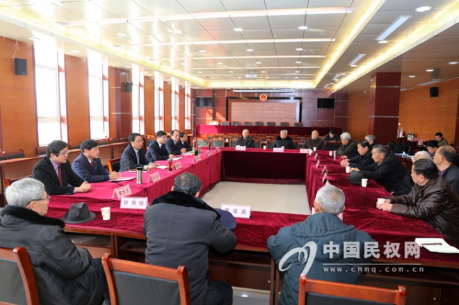 我县举行老干部迎新春座谈会