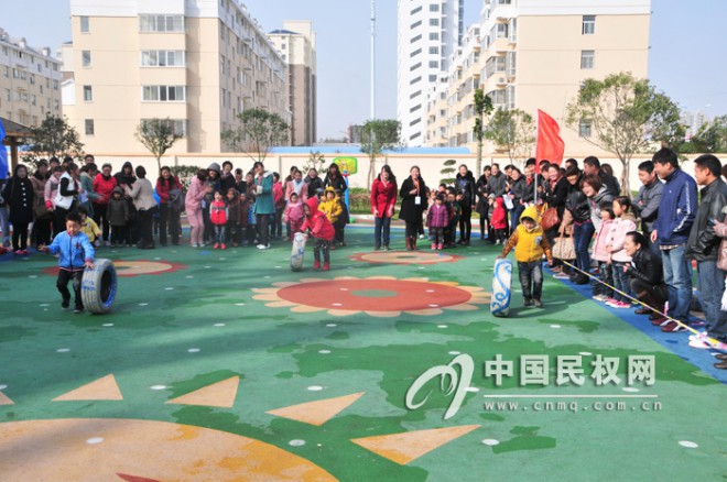 县东区实验幼儿园举办首届秋季亲子运动会