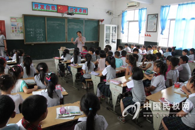 感受小学环境 东区幼儿园带领幼儿走进实验小学