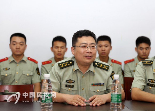 县委常委、高新区管委会常务副主任周燕走访慰问驻民部队官兵