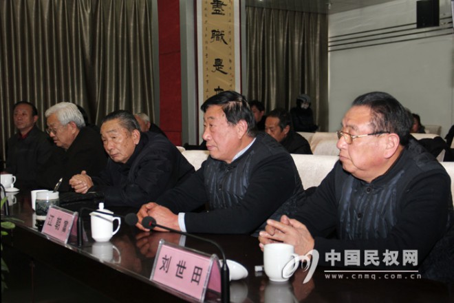 我县召开离退休老干部迎新春座谈会