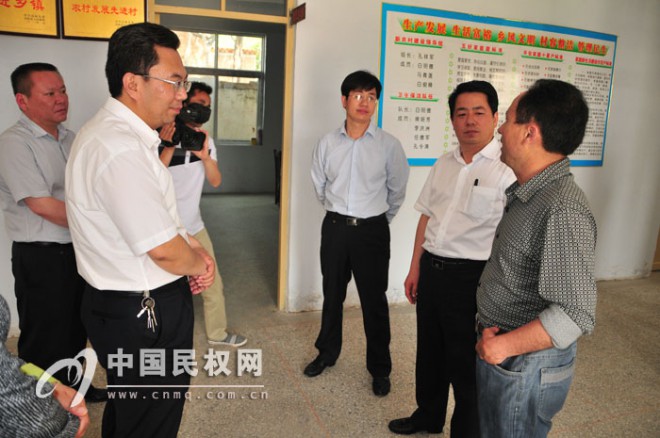 市委常委、统战部长、副市长马刚莅民调研