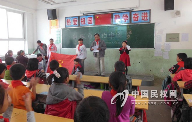 民权县民族学校举行少先队入队仪式