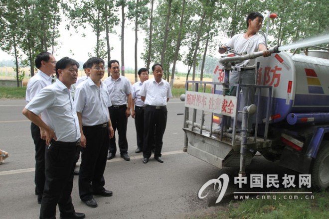 县长张团结深入乡镇检查指导“三夏”麦收和安全防火工作
