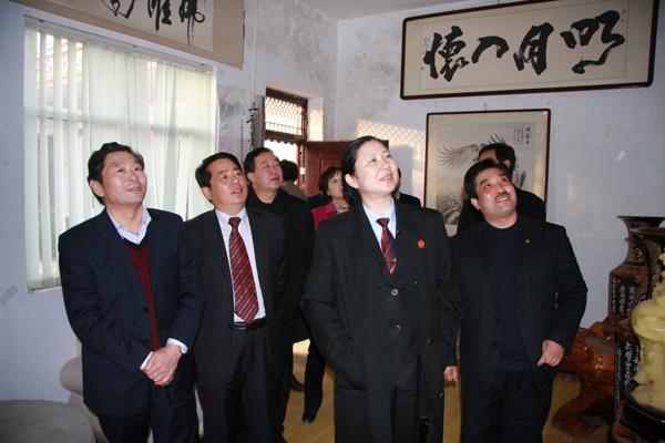 省高院副院长孙振民到我县检查审判大楼建设情况