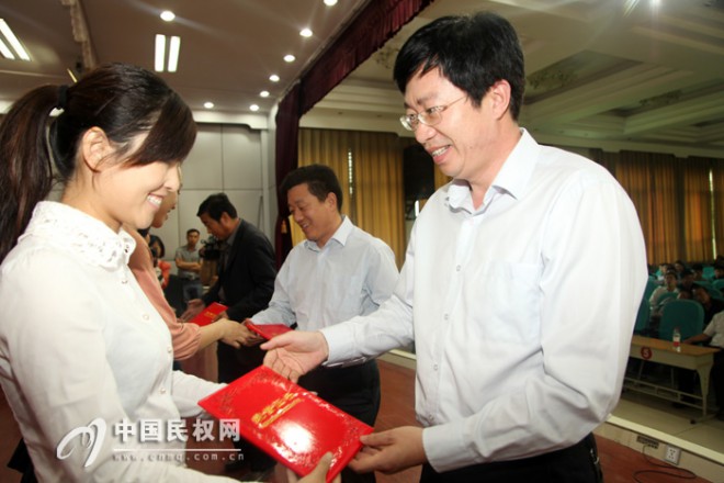 我县举办主题演讲比赛  深入开展“做人民群众贴心人”活动