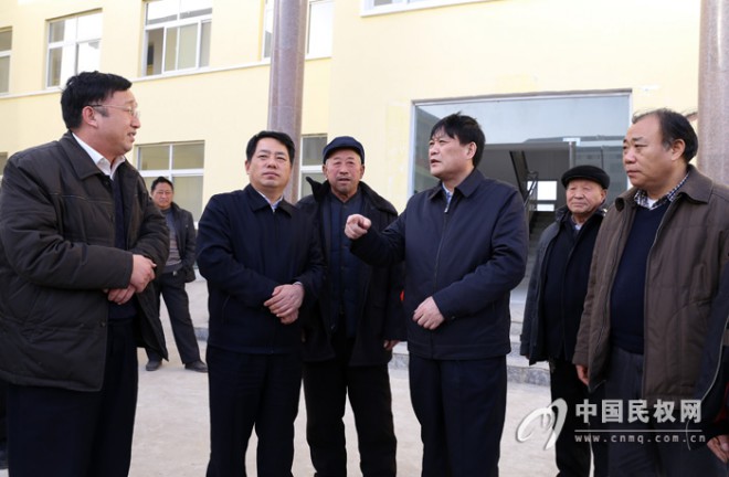 市长余学友走访慰问我县军烈属、低保户和五保老人