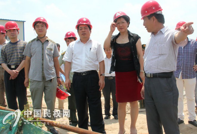 县委书记王仲田查看重点项目建设情况
