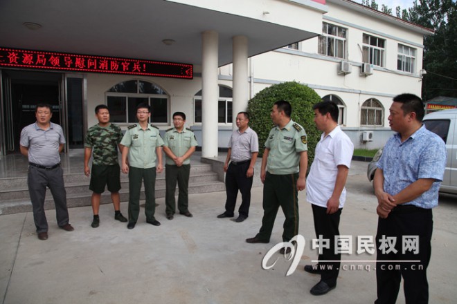 县国土资源局慰问驻地官兵