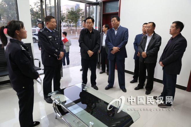市公安局常务副局长许方军到我县调研指导警务工作