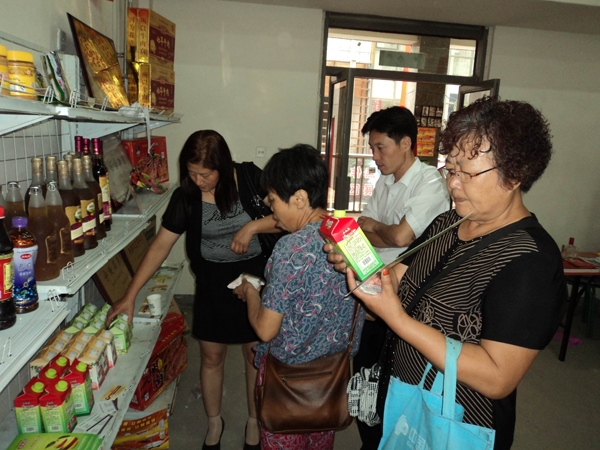 我县组织部分企业及农民虎画家参加河南省第二届旅游商品交易会暨旅游商品设计大赛