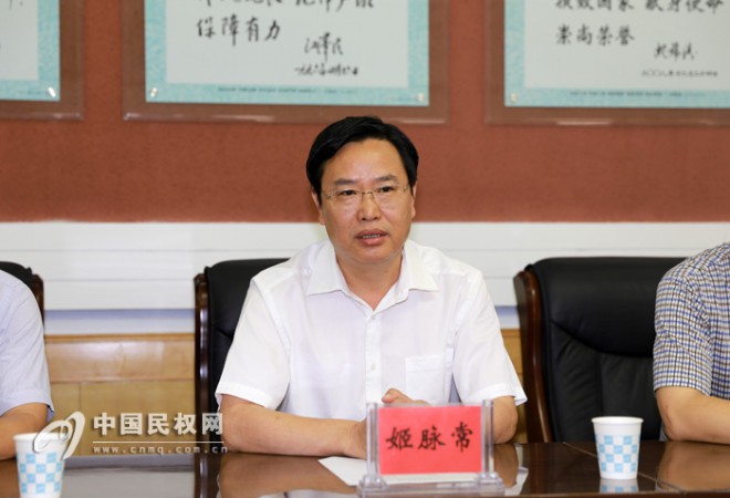 “八一”前夕 县领导走访慰问市军分区官兵