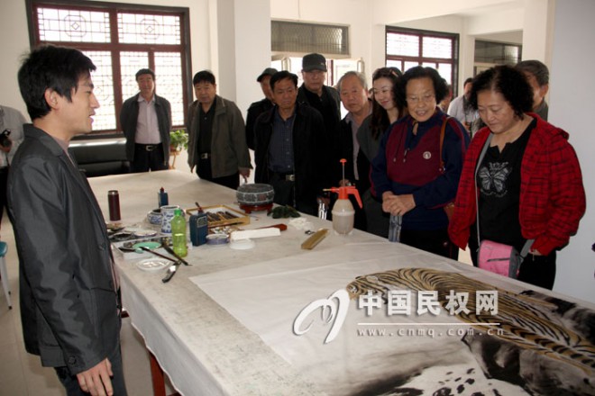 省检察院离退休老干部一行莅临我县参观考察