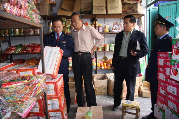 我县开展食品药品安全大检查