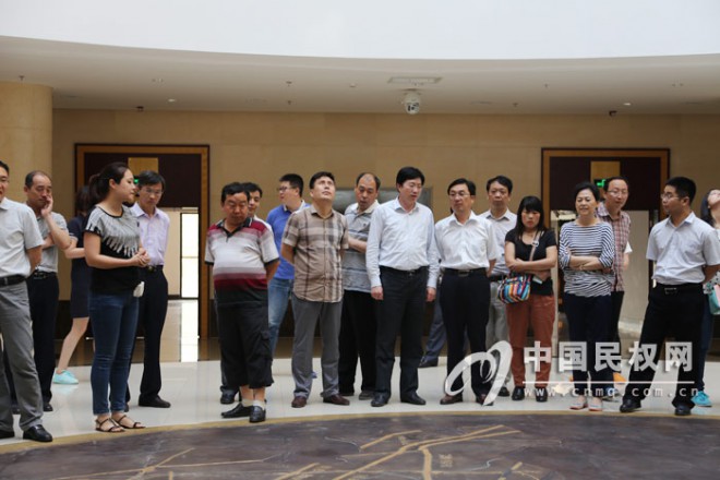 新乡市人才工作考察团到我县产业集聚区参观考察