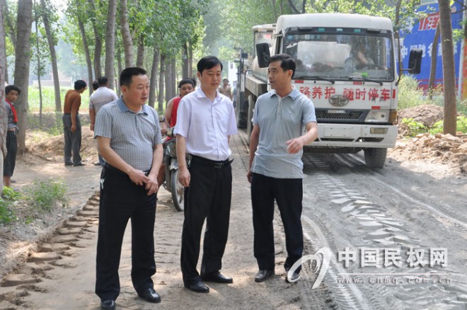副县长赵通慰问一线员工