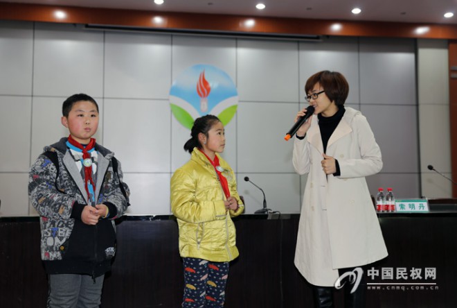 “梦想于心，励志于行”公益巡讲活动走进我县