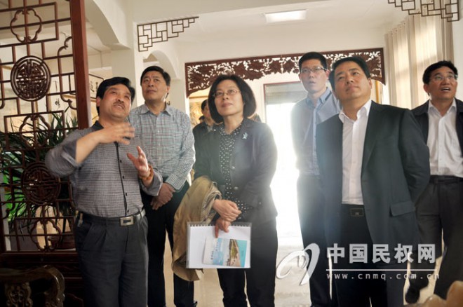 人民日报社关注基层干部调研组莅临我县调研