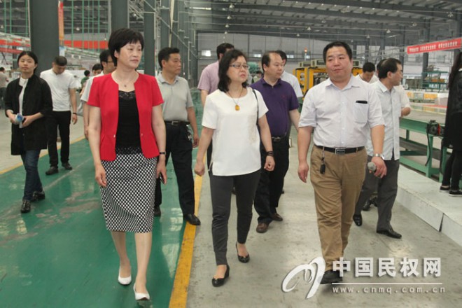 国家统计局调研组一行莅临我县调研