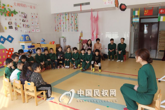 省级示范性幼儿园评估验收组莅临我县