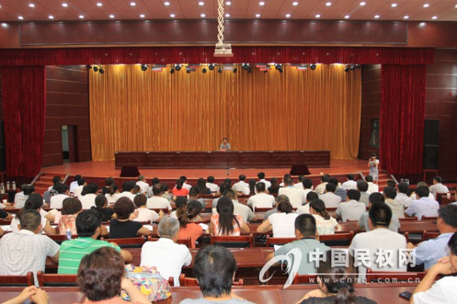 我县农业系统召开“三严三实”专题教育党课报告会