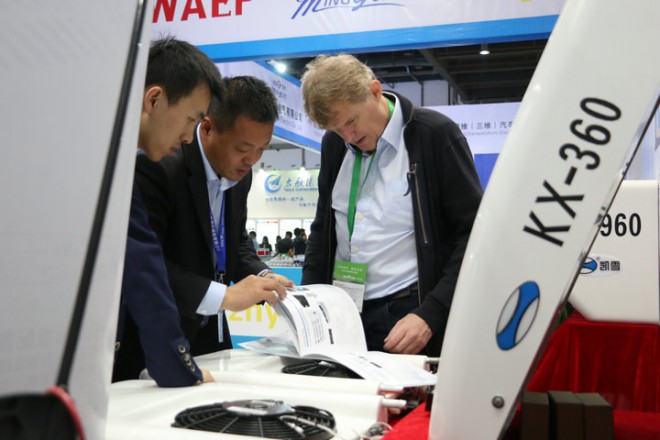 凯雪冷链发布全电冷藏车及超薄微型车用制冷机组