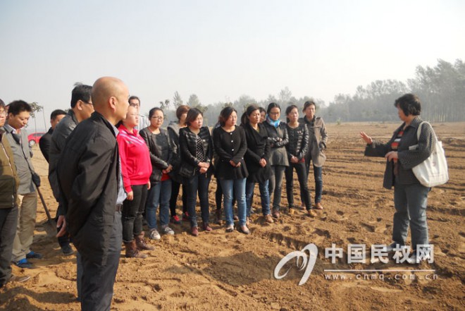 省农业专家现场支招抗旱造墒麦播