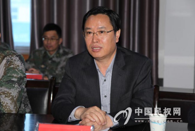 商丘军分区政委黄为忠到我县调研人武工作