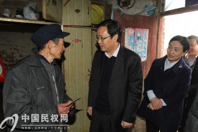 县委书记、县长姬脉常看望慰问敬老院老人、计生特困户
