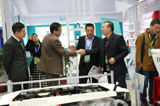 凯雪冷链发布全电冷藏车及超薄微型车用制冷机组