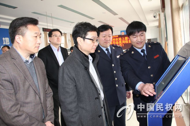 省地税局党组成员、副局长楚新民莅民调研