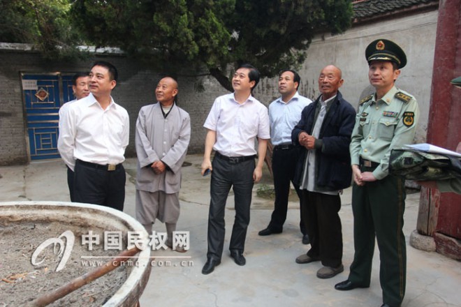 县领导赵通深入各景点查看假日旅游安全工作