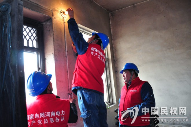 县电业局：电力学雷锋 服务敬老院