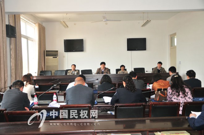 县人大代表视察交通、城建、市容环卫工作