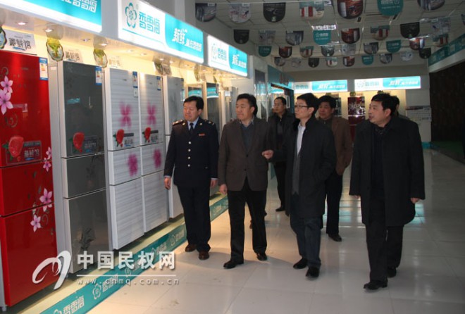 省地税局党组成员、副局长楚新民莅民调研