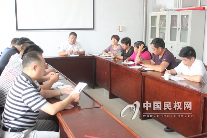 县农业局召开加强基层农技推广区域站工作促进会